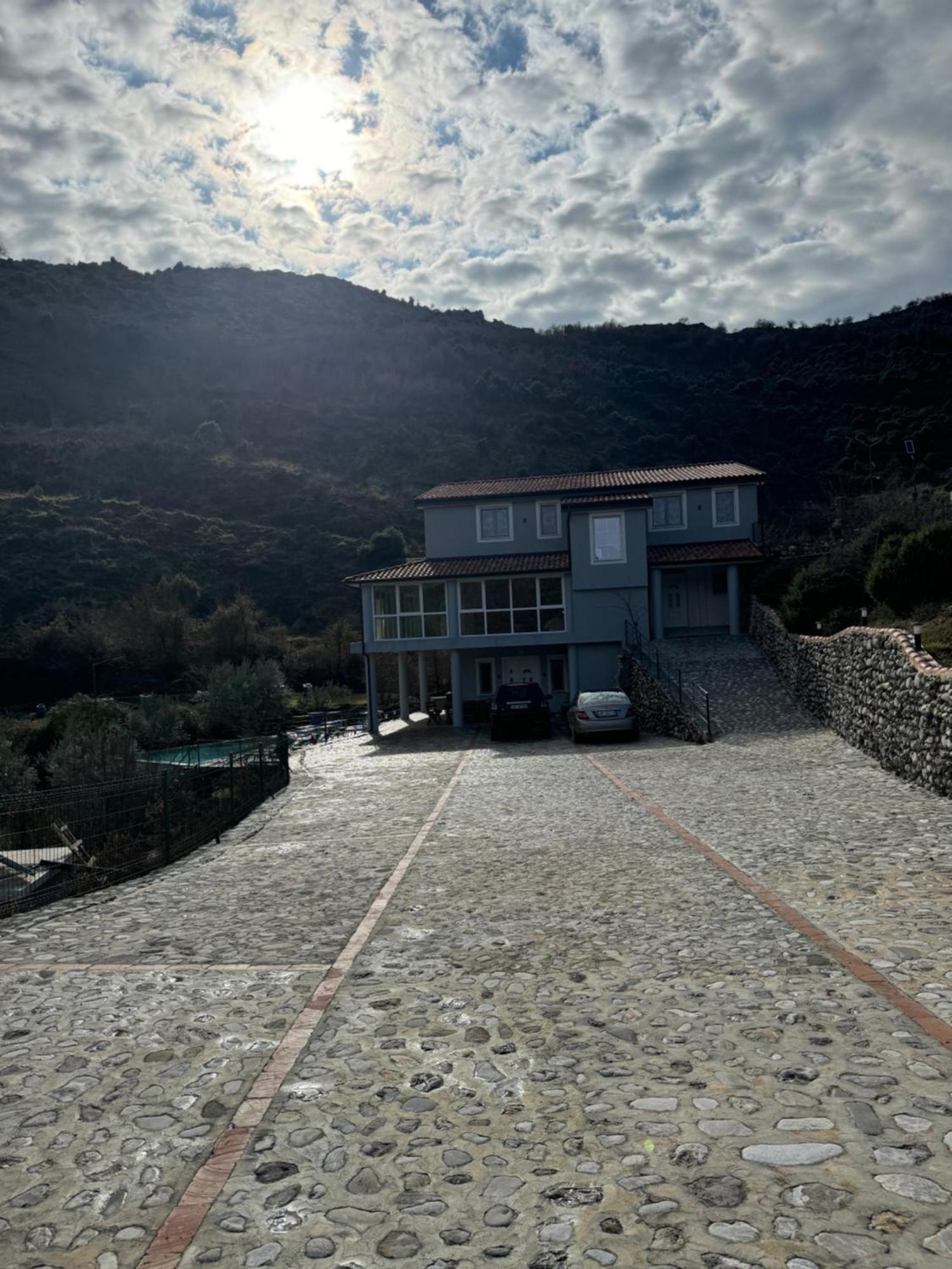 Qyteza Guest House & Camping Shkodër Екстериор снимка